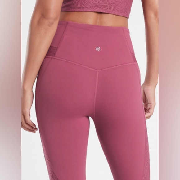 Athleta Luxe Mesh Lace 7/8 Tight Leggings Victorian Berry Pink Size XS - Picture 11 of 11
